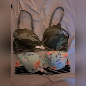 2 lightly lined victorias secret bras